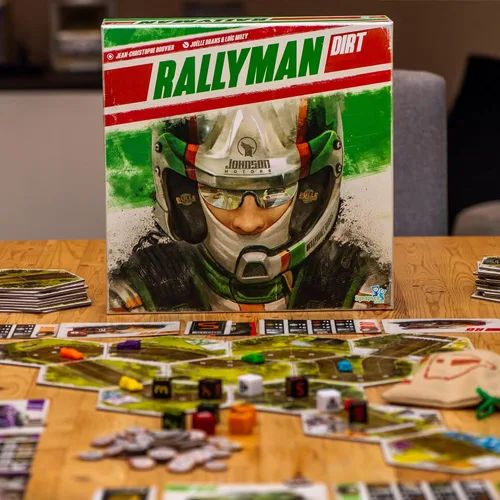 Vista 7 de Synapses Games Rallyman: DIRT Juego de mesa de estrategia Coches de carreras con dados 1 a 6 jugadores 60 minutos A partir de 10 años