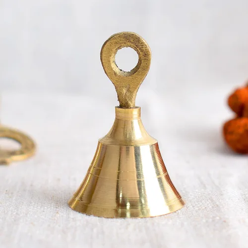 Vista 3 de Satvik - Juego de 6 campanas de latón para colgar en el templo de Pooja Mandir, para el hogar, campanas de Navidad, decoración de árboles