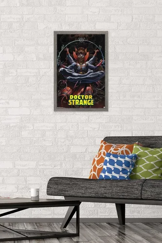 Vista 2 de Trends International Marvel Comics Doctor Strange - Póster de pared meditando, 14.725 x 22.375 pulgadas, versión enmarcada de madera de granero