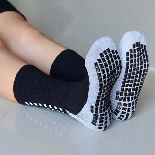 Vista 3 de RATIVE Calcetines de hospital antideslizantes con pinzas para hombres y mujeres