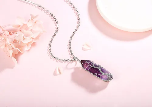 Vista 2 de XIANNVXI Collar con colgante de luna creciente envuelta en alambre con forma de árbol de la vida Collar con piedras de cristal curativo de reiki