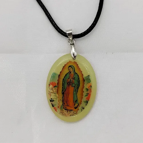 Vista 7 de PTGMH Miraculous Jewelry Collar de Virgen María ajustable para mujer Madrina Collar Señora de Guadalupe Colgante Oval Resina Resplandor