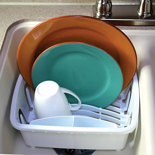 Vista 7 de Camco RV Mini Escurreplatos y Bandeja - Presenta un diseño de bandeja de drenaje inclinada, construcción resistente y es ideal para espacios