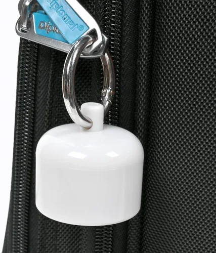 Vista 3 de 1 llavero de joyería de viaje, color blanco, caja de joyería pequeña, portátil, con gancho, organizador de anillos ligero e impermeable
