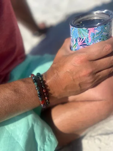 Vista 6 de Pulsera unisex para hombre y bienestar con piedras preciosas para energía positiva/fuerza/valor/con cristales naturales ónix negro, cuarzo ahumado