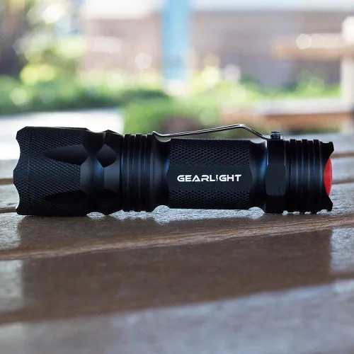 Vista 6 de GearLight Mini linterna LED M3 - 2 linternas tácticas brillantes y pequeñas con lúmenes altos y clip de bolsillo para campamento, uso al aire libre