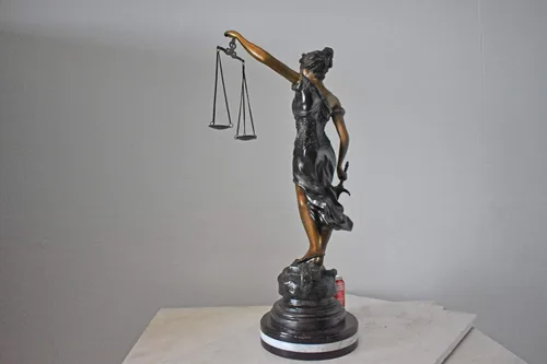 Vista 4 de Lady Justice Estatua de Bronce Montada en Mármol - Tamaño: 14" L x 16" W x 32" H.