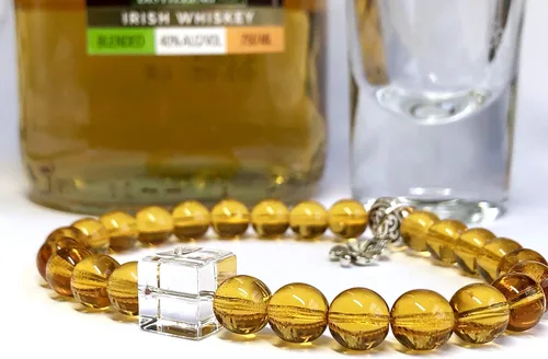 Vista 2 de Irish Whiskey Lover Bracelet in 2 Styles With Celtic Knot and Optional Shamrock Charm - Couples' Quartz and Glass Bracelet - Custom Sized for a