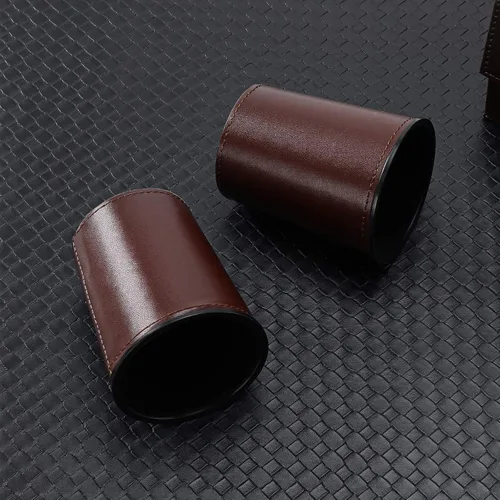 Vista 7 de Party Games - Juego de dados de cuero, 6 tazas de dados de cuero negro + 30 dados + funda exclusiva de almacenamiento y transporte hecha de piel