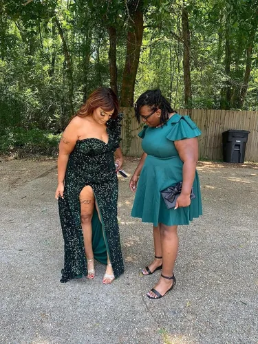 Vista 7 de Vestidos de fiesta de sirena con lentejuelas para mujer, vestido de dama de honor brillante con un hombro, largo con abertura, vestido de noche