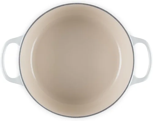 Vista 3 de Le Creuset Horno holandés redondo de hierro fundido esmaltado, 4.5 cuartos de galón, merengue