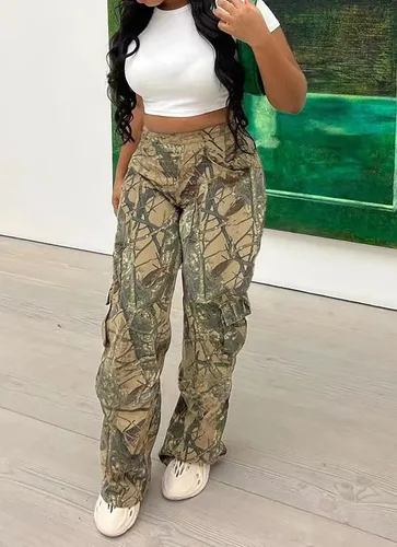 Vista 3 de Vakkest Pantalones cargo de camuflaje de gran tamaño para mujer, pantalones deportivos de entrenamiento, camuflaje militar, fatiga con bolsillos
