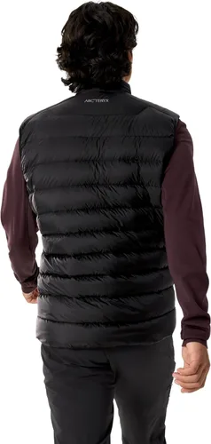 Vista 3 de Arc'teryx Chaleco Cerium para hombre Chaleco de plumón ligero, cálido y versátil