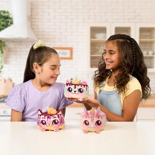 Vista 5 de Cookeez Makery Freezy Cakez. Mezcla y decora a tu mejor amigo de peluche. Coloca tu mezcla de pastel en la congelación y sorpréndete cuando salga un