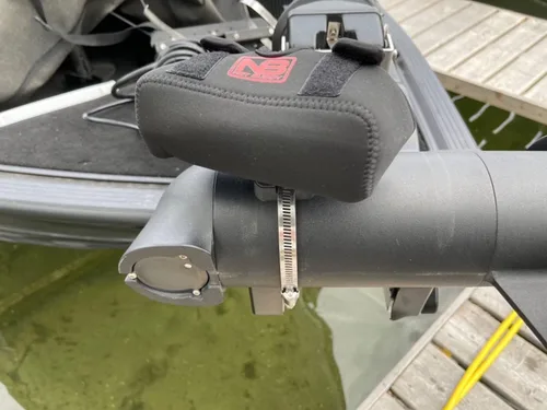 Vista 2 de Cubierta de transductor de viaje para Lowrance Active Target y Active Target 2
