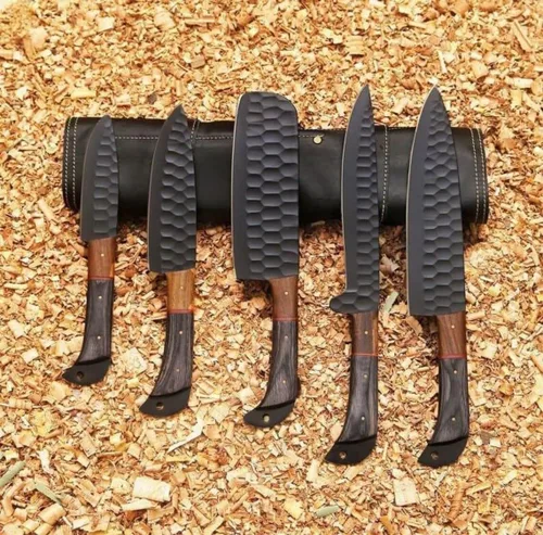 Vista 7 de Juego de cuchillos de cocina de acero de Damasco hechos a mano de 5 piezas con funda, juego de cuchillos de chef, juego de cuchillos de chef Negro