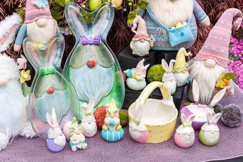 Vista 5 de Boston International Figura de mesa de gnomo de conejo de Pascua, 6 pulgadas, balley azul