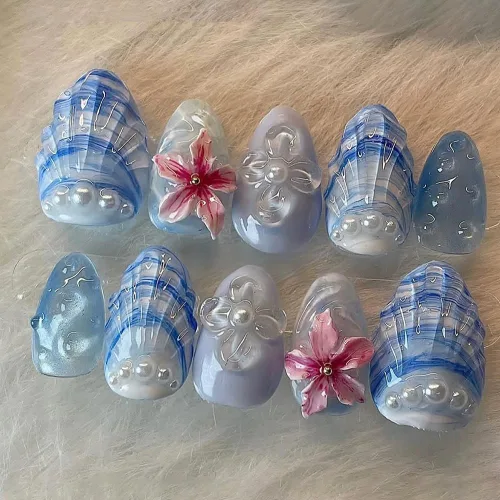 Vista 19 de Uñas postizas a presión de almendra, uñas postizas medianas con diseños de estampado francés de lámina dorada 3D, pegamento dorado Starlight en uñas