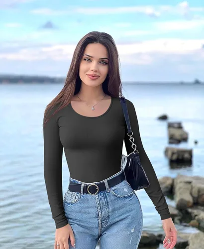 Vista 4 de OQQ Camiseta de manga larga de 2 piezas para mujer, cuello redondo, elástica, ajustada, para usar en capas