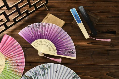 Vista 5 de HUNANBANG 4 abanicos de mano plegables de bambú oriental, regalo de boda, regalos de fiesta, decoración de bricolaje, tamaño 8 14 pulgadas, paquete