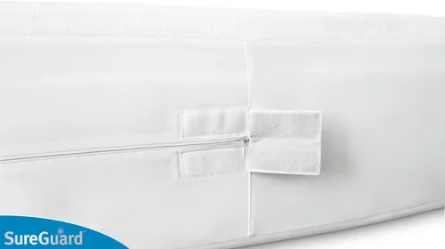 Vista 4 de Funda SureGuard Mattress Encasement de seis lados con cremallera, 100 % impermeable, hipoalergénica, Profunidad de 22.86 - 30.48 cm, Blanco, gemelo