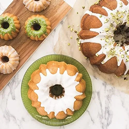 Vista 4 de Nordic Ware Platinum Collection - Sartén Bundt, 6 tazas