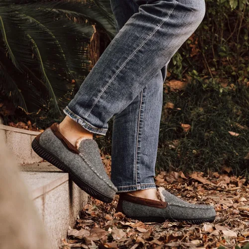 Vista 6 de RockDove Hearthfire - Pantuflas de espuma viscoelástica para hombre
