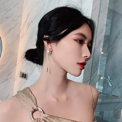 Vista 5 de Pendientes largos de perlas de imitación grandes para mujer, aretes colgantes de perlas de imitación de doble cara frontal y trasera, Perlas y cobre