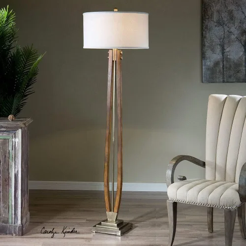 Vista 2 de Uttermost Lámpara de pie de madera con manchas de miel pulida Boydton