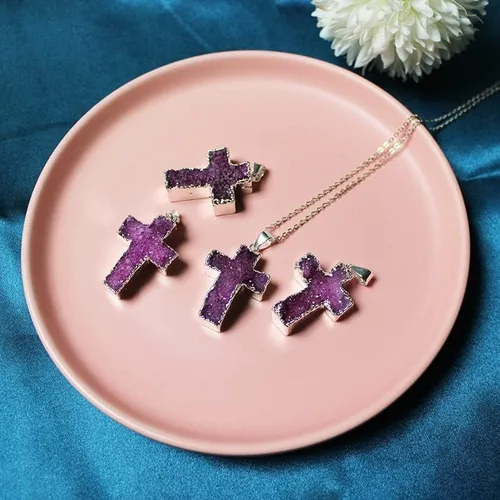 Vista 5 de Collar con colgante de piedra de cristal curativo, collares de cruz de plata, reiki, sin pulir, joyería de cuarzo crudo para mujer, 1 unidad