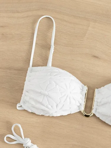 Vista 3 de WDIRARA Conjunto de bikini con lazo lateral para mujer, traje de baño de dos piezas con nudo lateral