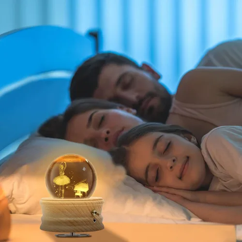 Vista 9 de Caja de música de bola de cristal 3D con luz LED de proyección y base de madera giratoria para Navidad, cumpleaños, día de San Valentín, cajas