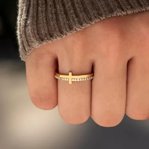 Vista 3 de Angyape Anillo de cruz dorada con texto en inglés "To My Daughter, Pray On It", Whenever You Feel Overwhelmed, Always Remember To Stack, Anillo