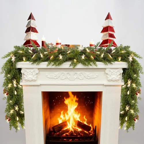 Vista 2 de Guirnalda de Navidad Dushle de 6 pies con luces, funciona con batería, guirnalda de Navidad iluminada con conos de pino, bayas rojas, copos de nieve