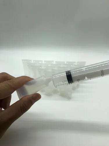 Vista 5 de Mose Cafolo ~ 100 botellas vacías de loción de artículos de tocador con tapa de tornillo. Plástico blanco liso y pulido con jeringa gratis como