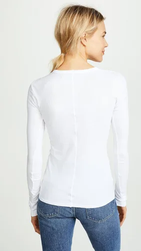 Vista 3 de Enza Costa Essential Supima - Camiseta de manga larga con cuello redondo para mujer