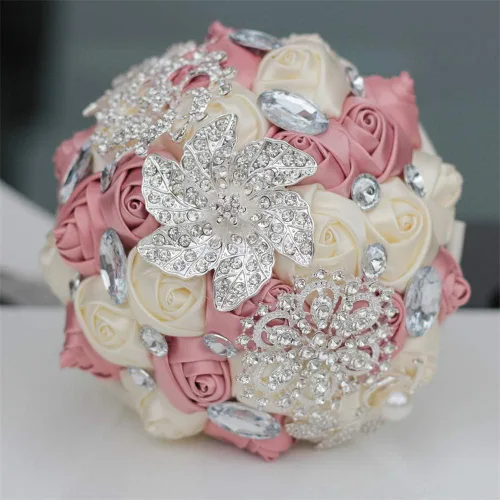 Vista 2 de Ramo de broche para novia pequeña, ramo de boda, ramo de rosas de satén para niña, hecho a medida, ramo floral de boda, arreglo de centro de mesa