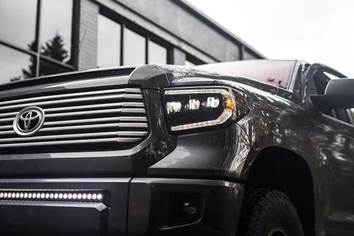 Vista 3 de Faros delanteros LED Morimoto XB 14-21 para Toyota Tundra (LF532.2-ASM)