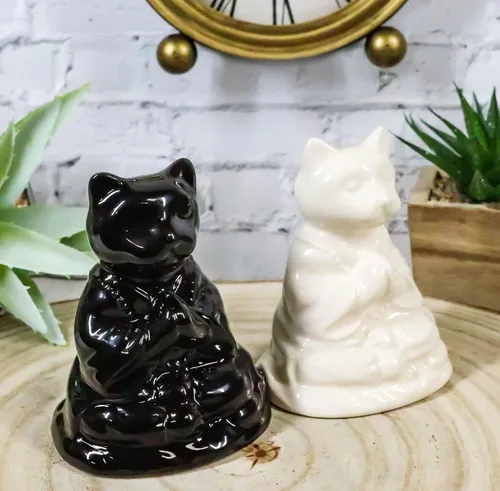 Vista 9 de Ebros Gift Blanco y negro Yin Yang Monasterio de monje zen religioso Buda Gatos Monjes Meditación Cerámica Sal y Pimentero Estatuilla Set Feng Shui