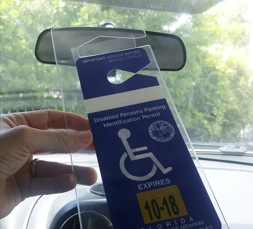 Vista 2 de Paquete de 20 soportes protectores transparentes para carteles de estacionamiento para discapacitados, para espejo retrovisor, construcción