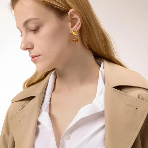 Vista 4 de Aretes colgantes de ámbar gruesos para mujer, aretes colgantes de resina ámbar vintage, joyería de oro grueso Regalos de joyería marrón de moda