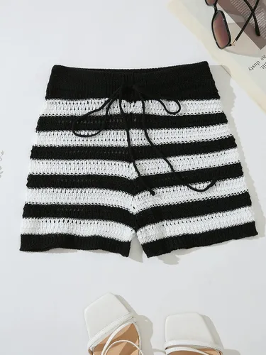 Vista 4 de GORGLITTER Pantalones cortos de punto de ganchillo a rayas para mujer, parte inferior de bikini