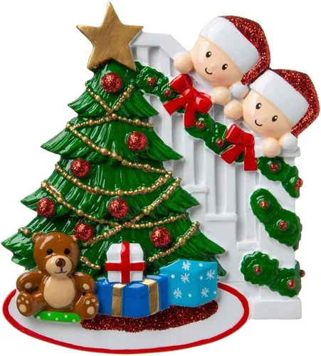 Vista 3 de Adorno personalizado de familia feliz con barandilla para árbol de Navidad, regalo de la mañana de Navidad - Adorno personalizado gratuito