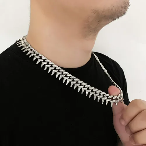 Vista 8 de HUITIAN INTL Cadena de eslabones cubanos para hombres y mujeres, cadena helada con espinas de diamante, circonita cúbica de 18 quilates, chapado