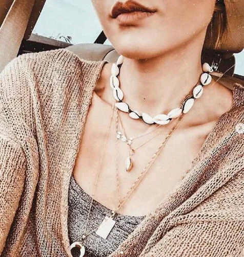 Vista 5 de Gargantilla Sxnk7 de conchas naturales para chica, joya de nácar con cordón estilo playa de Wakiki de Hawaii hecha a mano, gargantilla