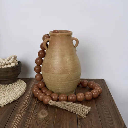 Vista 104 de OMISHE Guirnalda de cuentas de madera extra grande con cuentas de madera y borlas de 1.6 pulgadas de diámetro, cuentas decorativas rústicas de 41