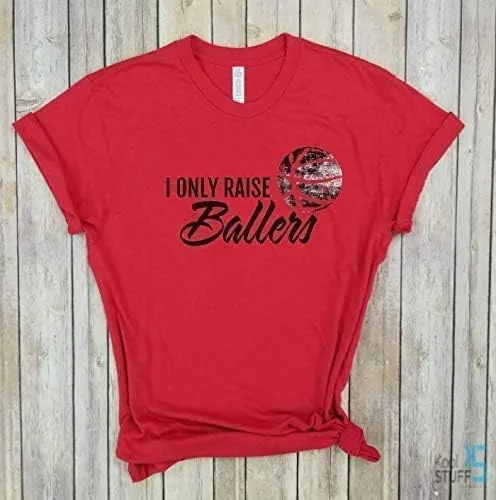 Vista 6 de I only raise ballers Basketball - camisa de mamá, baloncesto, camiseta de baloncesto, regalo para mamá, camisa del día del juego, camisa de mamá