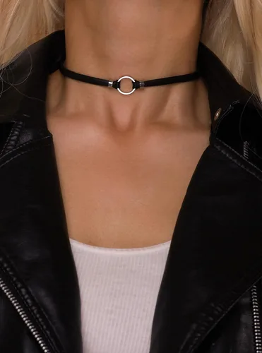 Vista 2 de Sacina Gargantilla gótica bohemia hippie con anillo en O de cristal, de piel sintética en capas delicada, negra, regalo de joyería para mujeres
