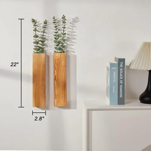 Vista 4 de Paquete de 2 macetas de pared de madera con 4 tallos de eucalipto sintético para decoración de pared