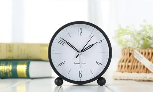 Vista 3 de Reloj despertador analógico, reloj de escritorio pequeño fácil de configurar, sin tictac, con luz nocturna, despertador súper silencioso alimentado